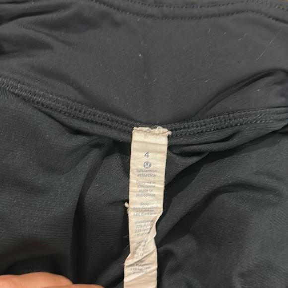 Lululemon Speed Short (4-way Stretch 2.5")
Bit Point Ice Grey Black / Black - Picture 5 of 5